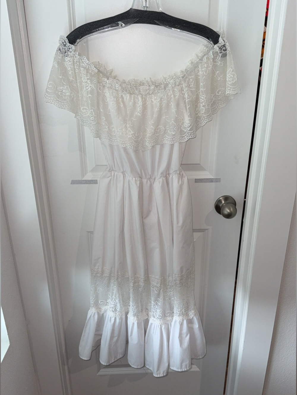 Off the Shoulder Flowy Lace White Maxi Dress with Ruffle Size Small